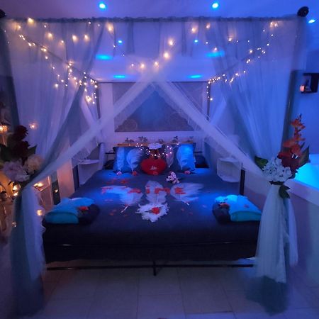 Loft Avec Baignoire Spa Lecrin Romantique Ochancourt Exterior foto