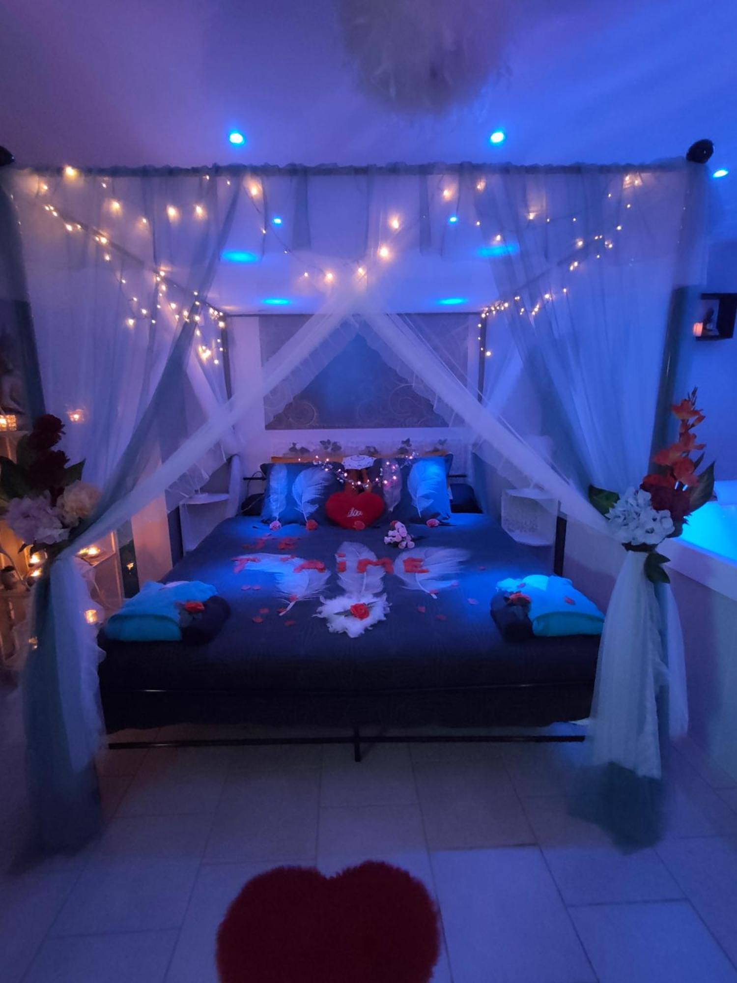 Loft Avec Baignoire Spa Lecrin Romantique Ochancourt Exterior foto